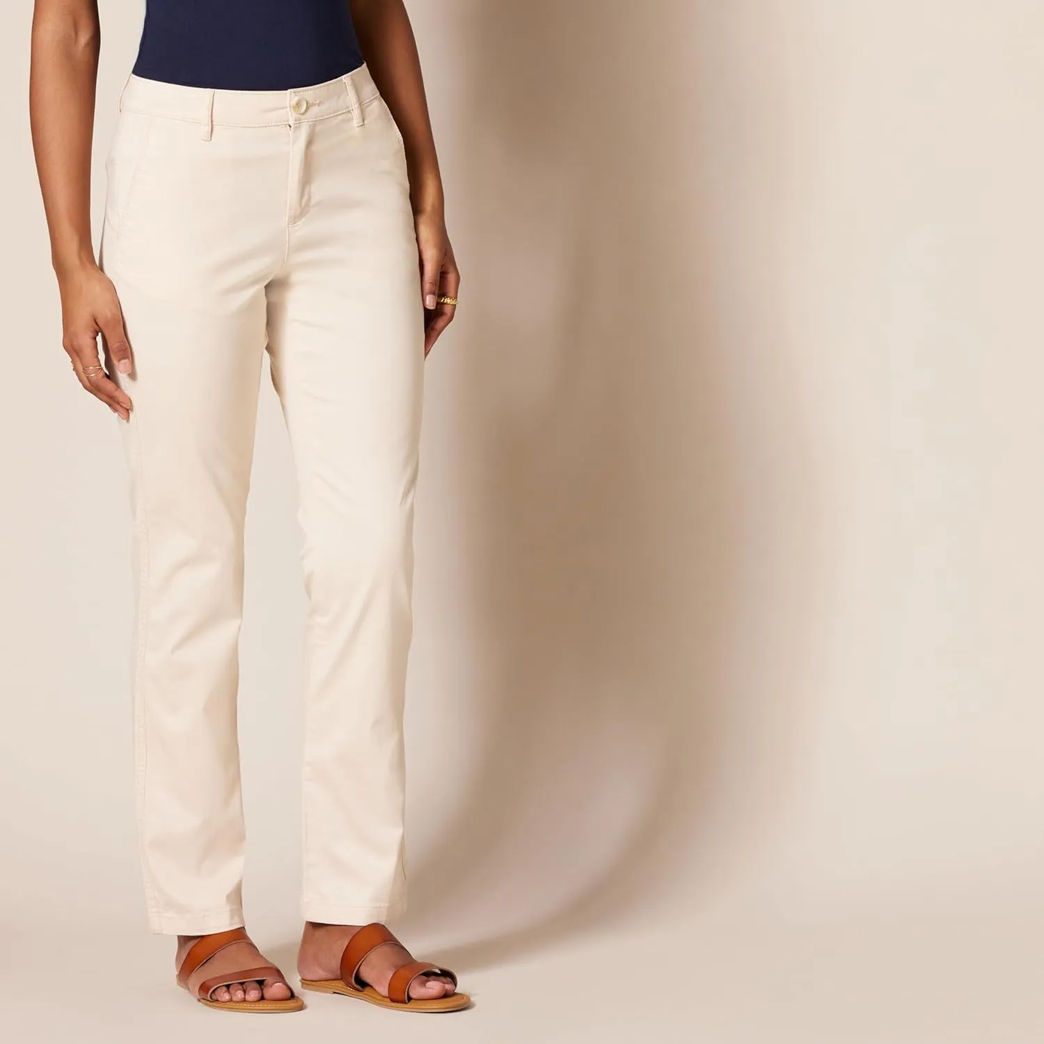 Amazon Essentials Women's Slim Fit, Straight Leg Stretch Twill Chino Pant