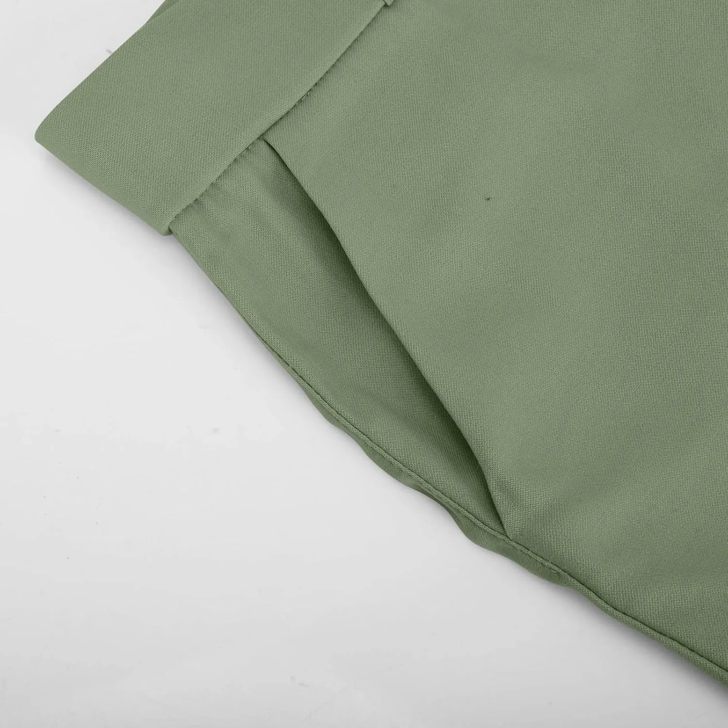 Chino Shorts for Women Comfy Casual Slim Fit Pull On Knee Length Shorts Solid Lounge Bermuda Shorts with Pockets