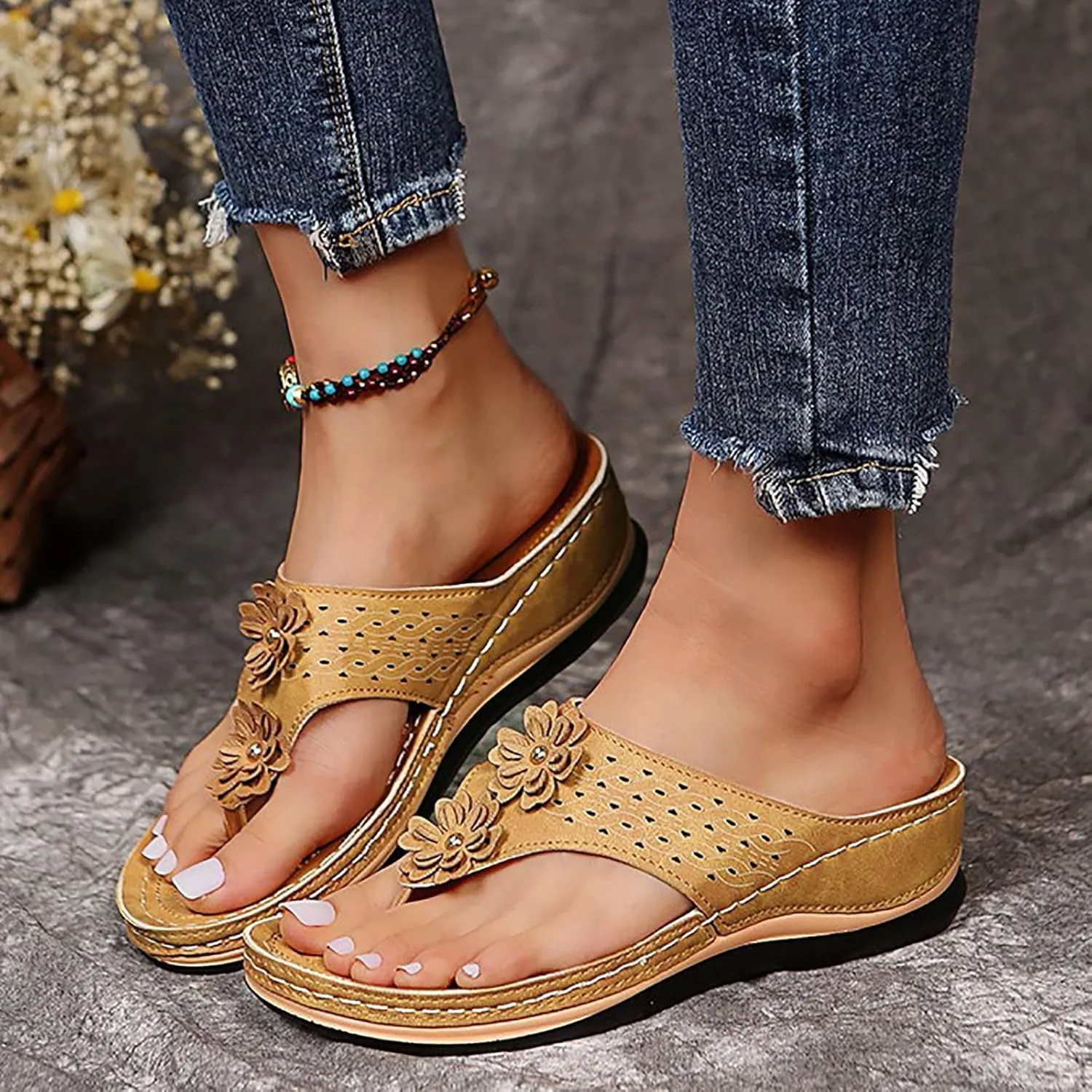 Eduavar Sandals Women, Sandals Women Comfortable Flip Flops with Arch Support Summer Beach Sandals Slippers