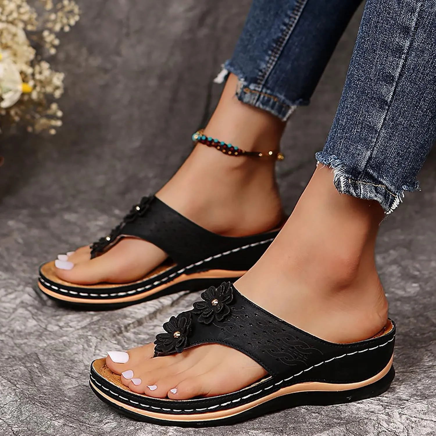 Eduavar Sandals Women, Sandals Women Comfortable Flip Flops with Arch Support Summer Beach Sandals Slippers