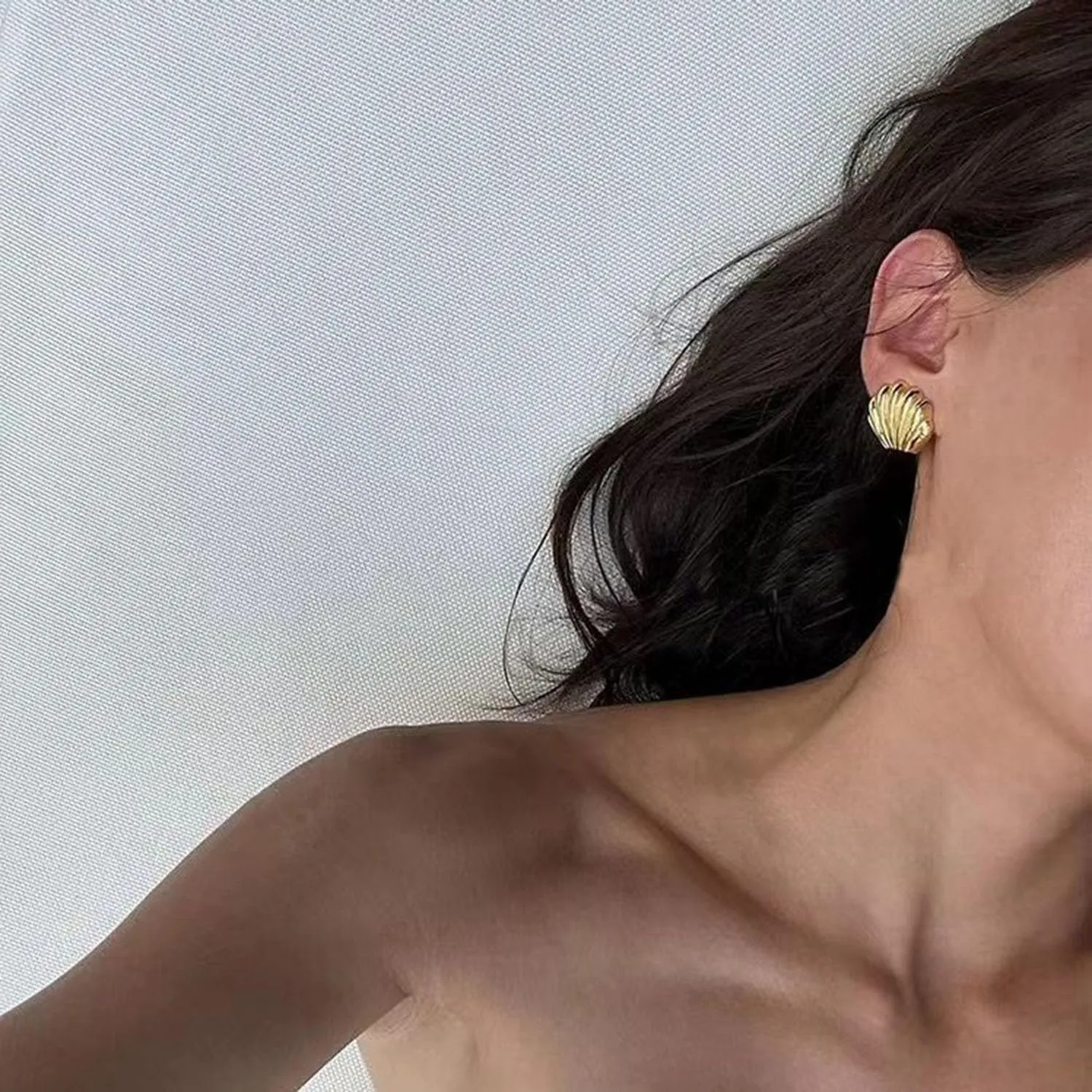 Gold Shell Earrings for Women 14k Gold Starfish Stud Earrings Big Pearl Seashell Earrings Beach Summer Beach Jewelry Gift for Women