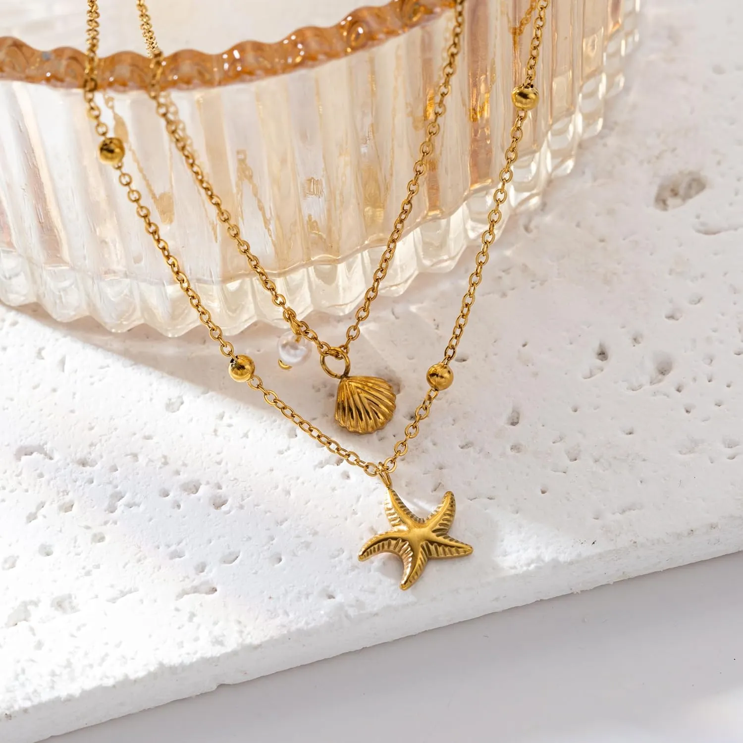 Gold Starfish Necklace for Women Beach Jewelry Accessories Sea Shell Beach Necklace Layered Starfish Pendant Beachy Ocean Necklaces Boho Cowrie Seashell Summer Necklaces Jewelry Gifts Trendy Stuff