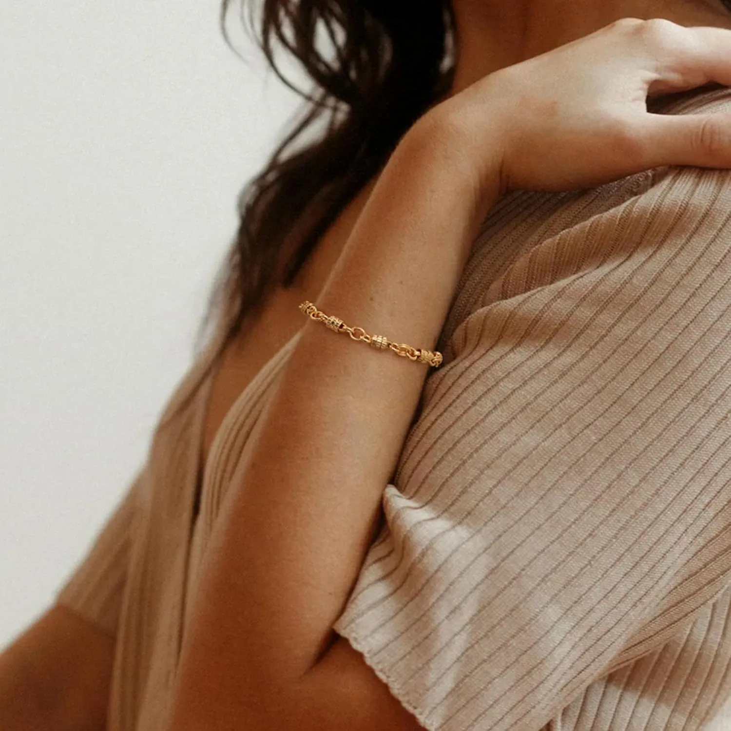 LOYATA Gold Bracelet for Women 14K Gold Plated Dainty Chain Simple Jewelry Gift for Women