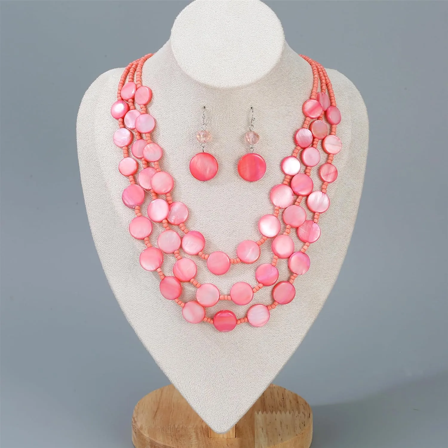 Multi layered Chunky Beaded Necklaces for Women Boho Colorful Shell Strand Statement Necklaces With Earrings Set Fashion Costume Jewelry Gifts