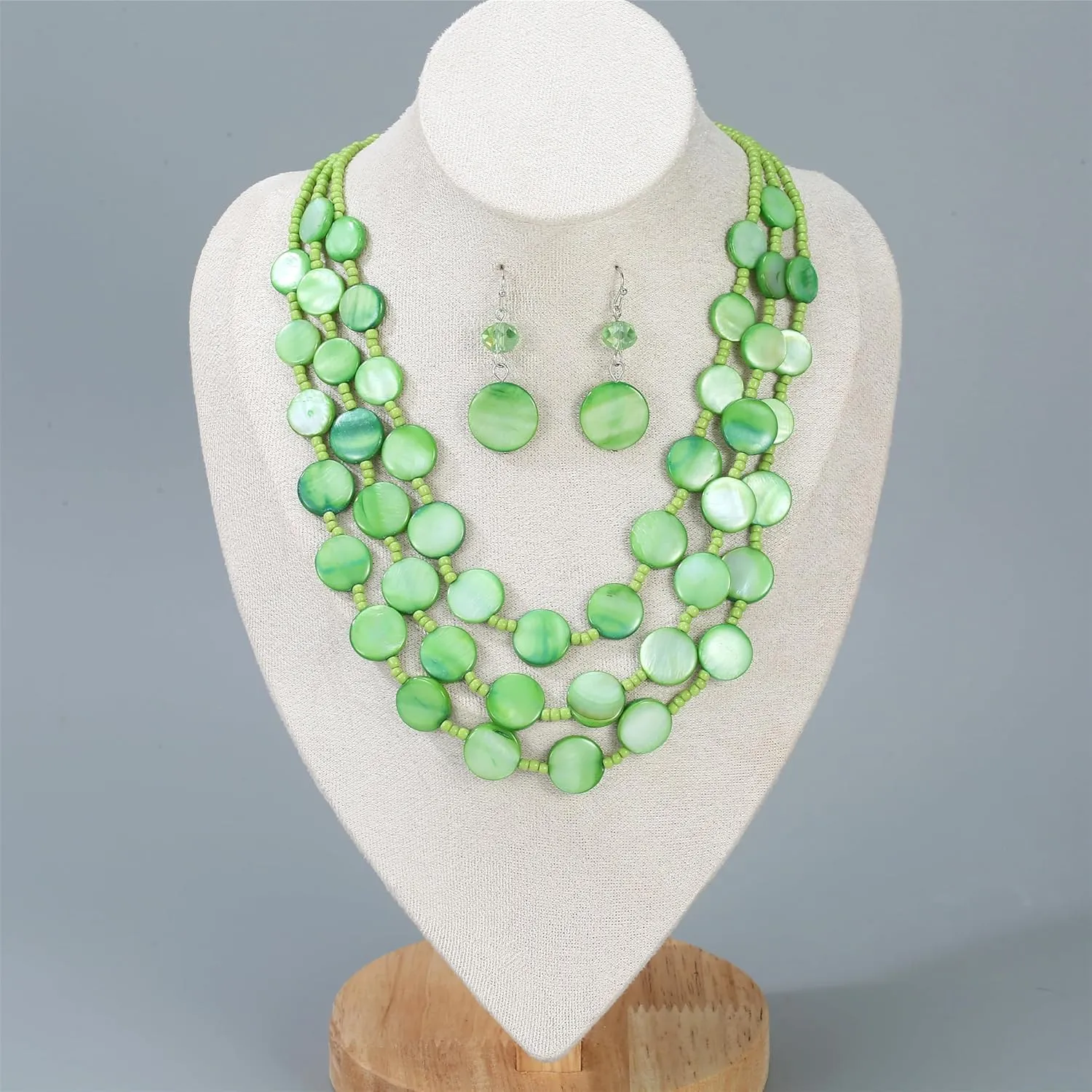 Multi layered Chunky Beaded Necklaces for Women Boho Colorful Shell Strand Statement Necklaces With Earrings Set Fashion Costume Jewelry Gifts