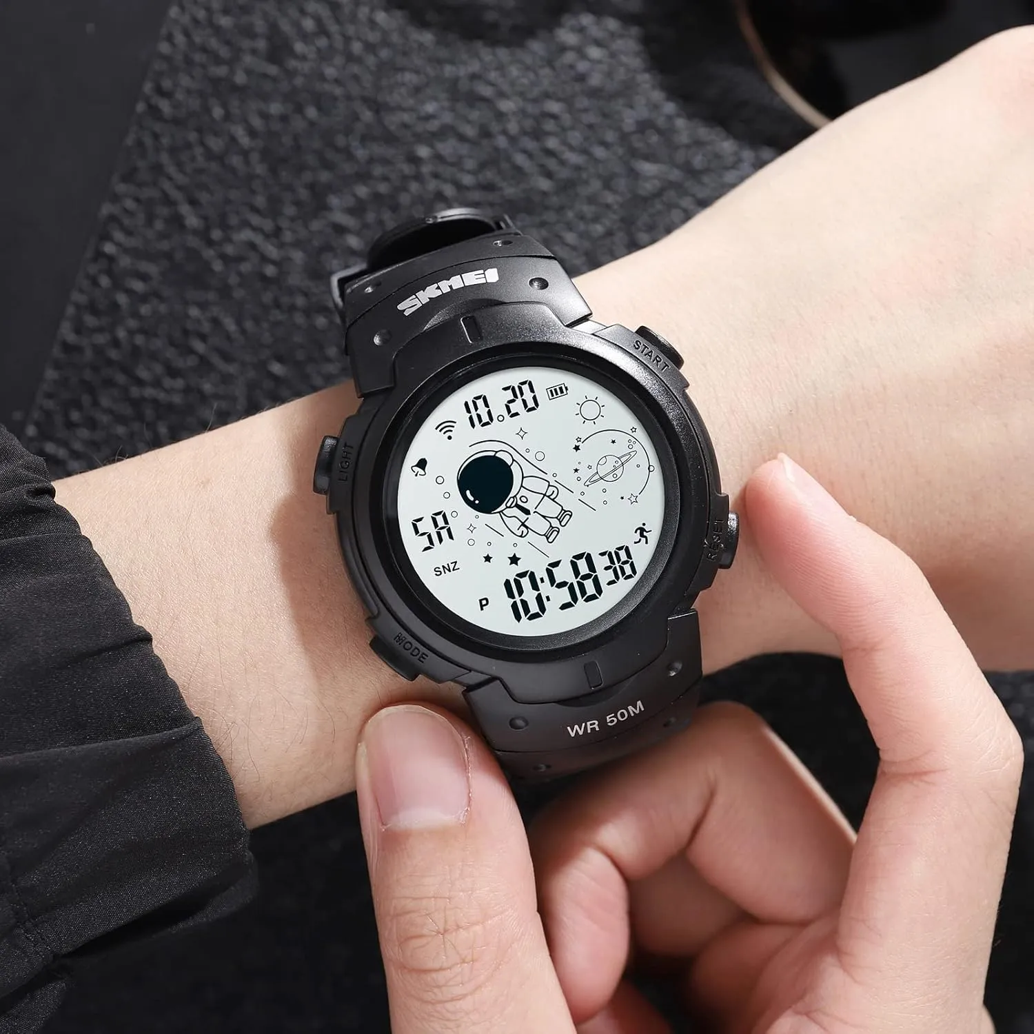 SKMEI Digital Watch Men, Mens Digital Sports Watch LED Screen Military Waterproof Wrist Watches for Men Casual Stopwatch Alarm Countdown Army Watch