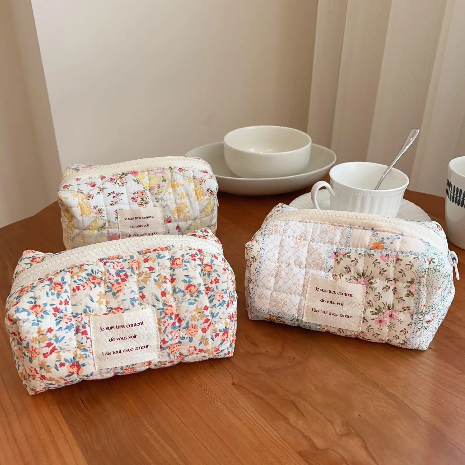 Small Quilted Cotton Makeup bag, Cute Floral Cosmetic bag, Cotton Aesthetic Makeup Pouch, Large Capacity Travel Toiletry Bag for Women and Girls (Z01#Blue Flower)