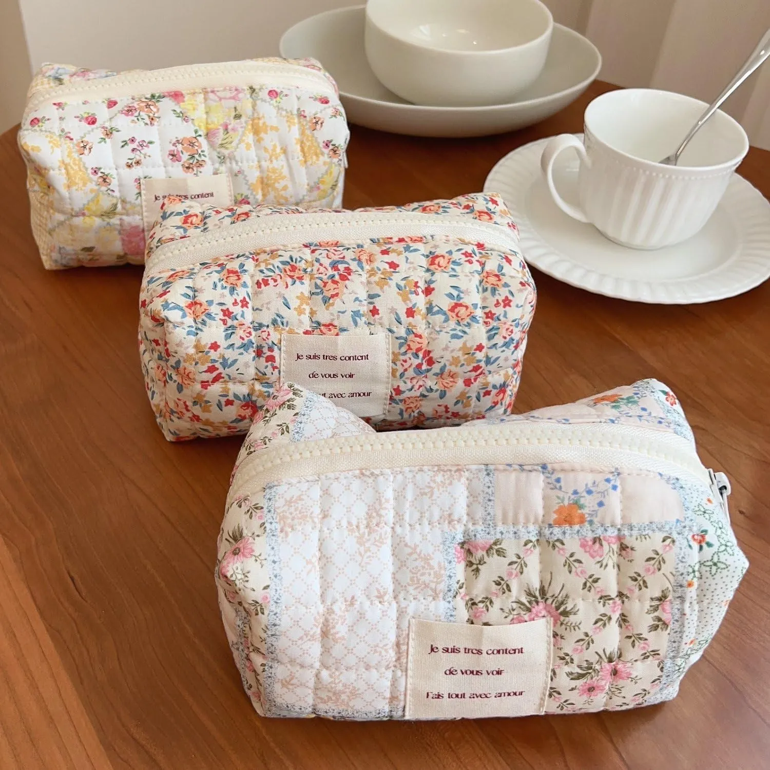 Small Quilted Cotton Makeup bag, Cute Floral Cosmetic bag, Cotton Aesthetic Makeup Pouch, Large Capacity Travel Toiletry Bag for Women and Girls (Z01#Blue Flower)