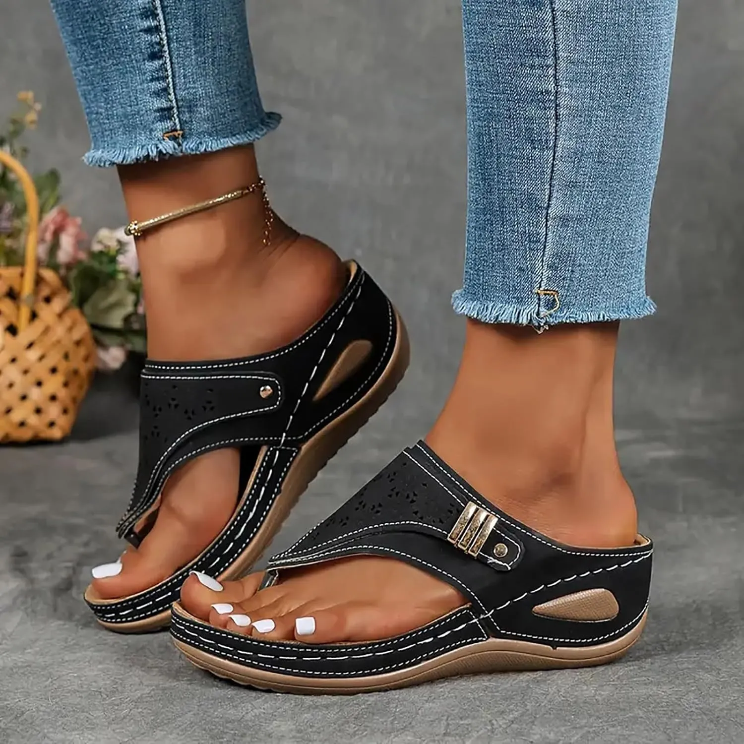 ZSpzx Women's Slide Sandals,Orthopedic Wedge Sandals for Women Dressy Summer 2025 Foot Arch Support Flip Flops Casual Slip on Sandals Beach Plantar Fasciitis Sandals Comfortable Outdoor Walking Shoes